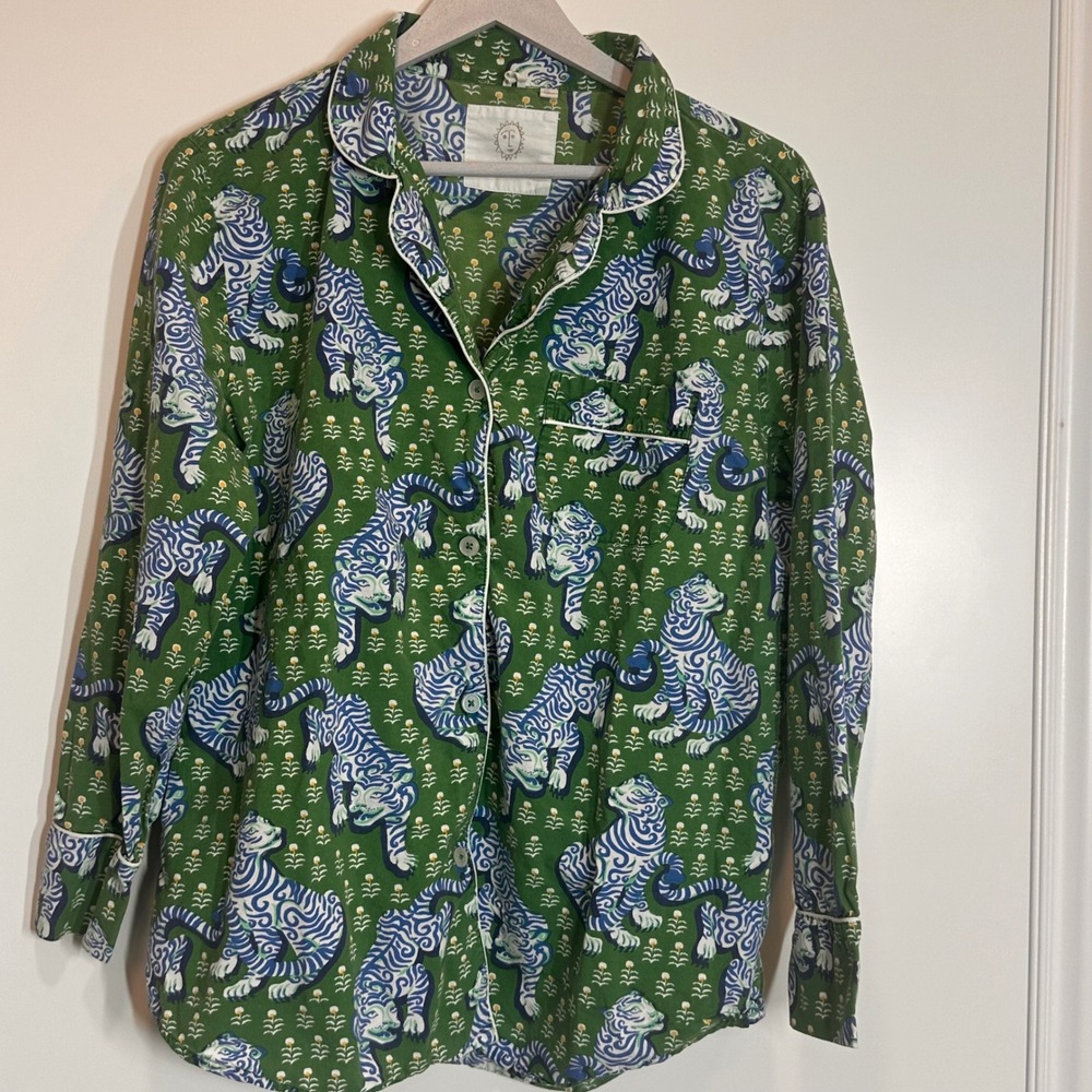 Printfresh Green Tiger-Print Pajama Top in Blue and White